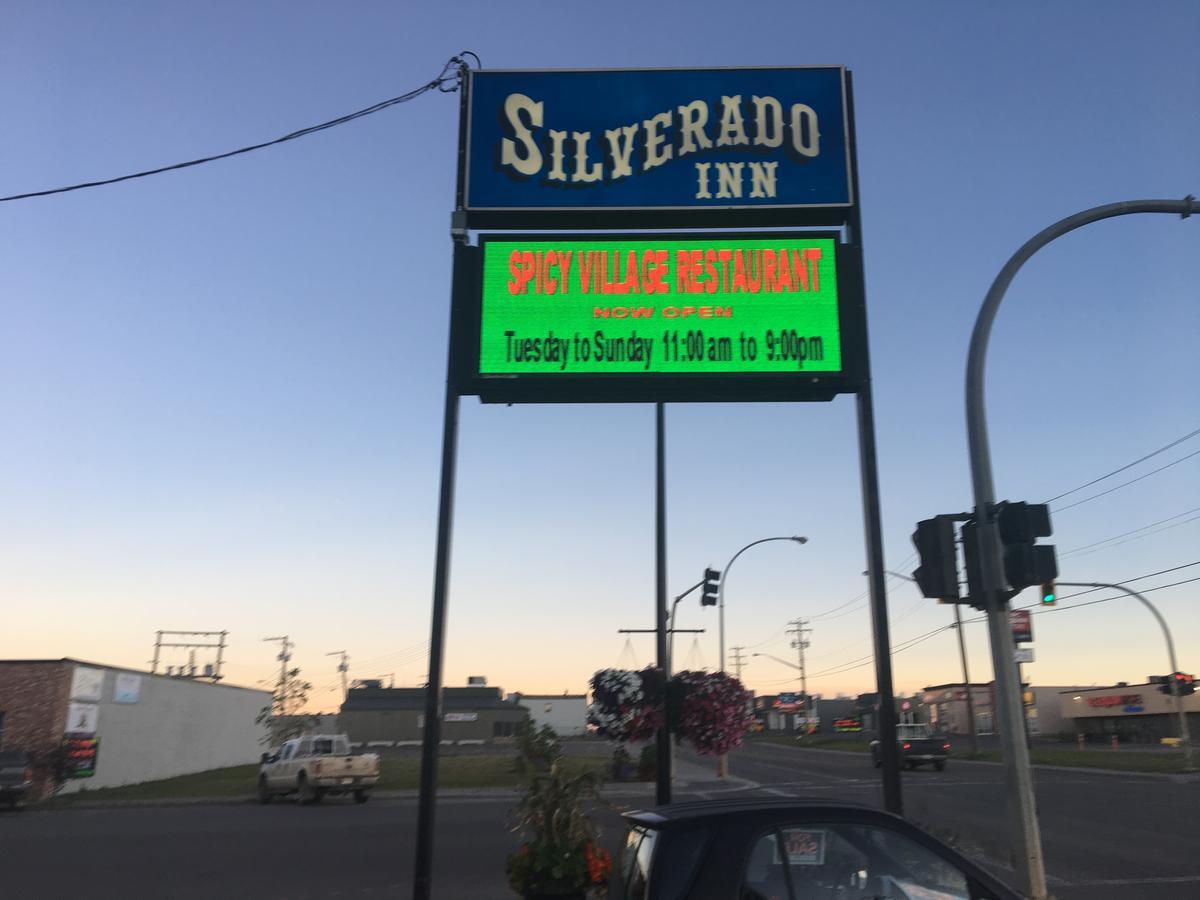 The Silverado Inn Dawson Creek Buitenkant foto